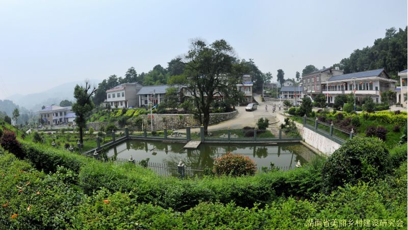 冷水江市铎山镇石坑村